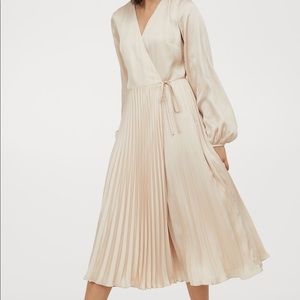 NWT Pleated dress